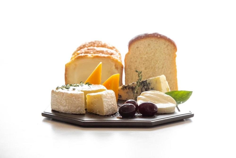 【国産小麦使用】高級金賞食パン PREMIUM メロン食パン 3種のチーズ＆ザクザクシュガー