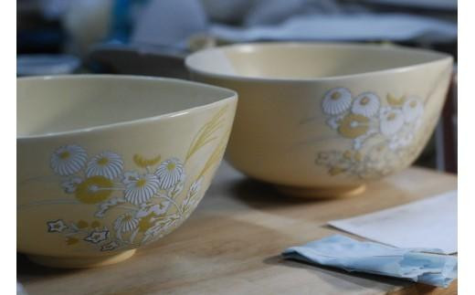 色絵 秋草紋沓形深鉢【水間焼伏原窯】