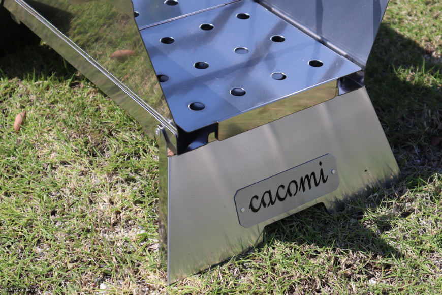 焚き火台 cacomi black fire （ステンレスver.)【コンパクトなのに40cmの薪も組める大きな火床！】｜新星金属製作所 大阪府 守口市 [2580]