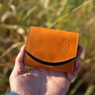 【ちゃんと地球に還る革】クアトロガッツ ミニ財布 小さいふ。ペケーニョ キャラメル 栃木レザー【1270358】