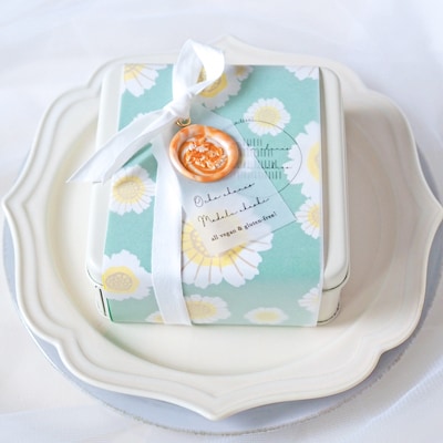 ãå·èµããŽã£ãŒã¬ã³&ã°ã«ãã³ããªãŒã¯ãããŒçŒ¶ 乳補åã»åµã»å°éºŠç²äžäœ¿çš!ãè€çŸãã瀌åã«ãªã¹ã¹ã¡ãé
éäžå¯å°åïŒé¢å³¶ãã1588410ã