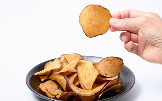 【4袋:うす塩】らんらんのお芋チップス　多数メディアで紹介　北大阪で行列のできるお芋専門店【1643442】