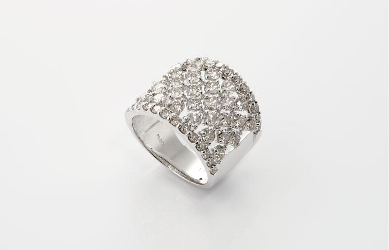 ARC-EN-CIEL プラチナ ダイヤリング（計 3.0ct）【鑑別書付き ジュエリー プレゼント ギフト ファッション アクセサリー 贈り物 贈答 お祝い 記念日】