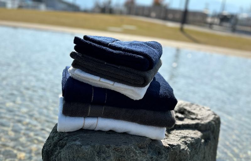 【肌心地No.1／クレディアタオル】フェイスタオル２枚ギフトセット（ネイビー＆チャコール）【泉州タオル 国産 吸水 普段使い シンプル 日用品】