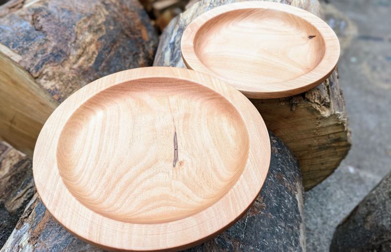国産トチの木から作った丸皿(大)2枚セット 030D137