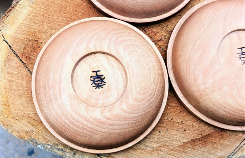 国産トチの木から作った丸皿(小)3枚セット 099H1561