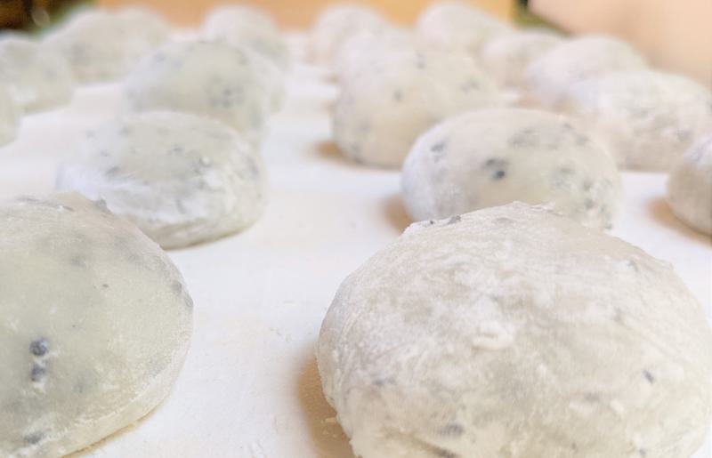 老舗和菓子屋さんの杵つき生丸餅（ゴマ）12個＆こしあん 200g×3セット