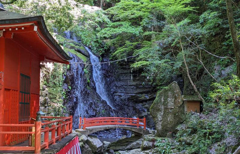 【特別企画】犬鳴山・七宝瀧寺 脚のお滝修行＋写経体験＋参道パワースポット解説書・参道ガイド付き（2名様）