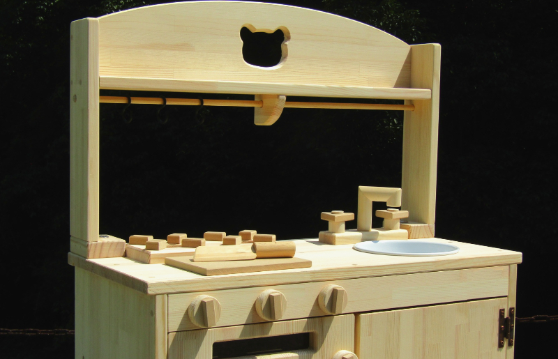 手作り木製「棚付き」ままごとキッチン 魚焼きグリル付き すかし入り GHK-R2 素材色バージョン 099H2215