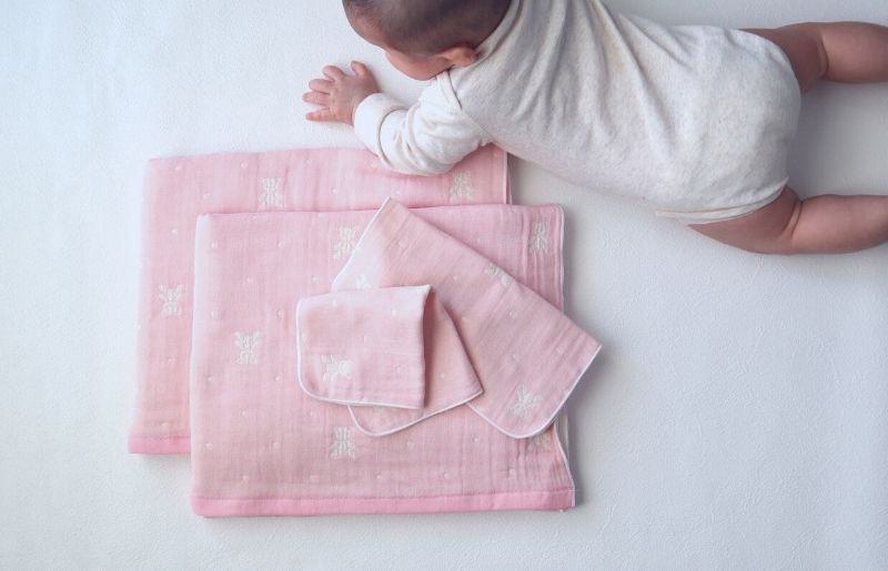 【babybear】多重ガーゼ miniバスタオルタオル＆ハンカチ 4枚セット（ピンク）