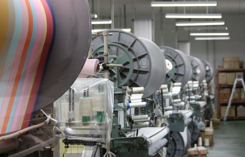 【驚きの吸水力】ミズスウタオル バスタオル 2枚 ホワイト【スピード発送 泉州タオル 国産 吸水 普段使い シンプル 日用品 家族 ファミリー】