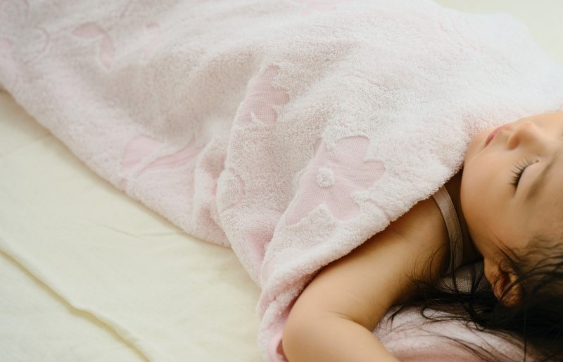 【高島屋選定品】泉州タオル おくるみ２枚（ピンク＆オレンジ）【タオル 国産 シンプル 日用品 ベビー】