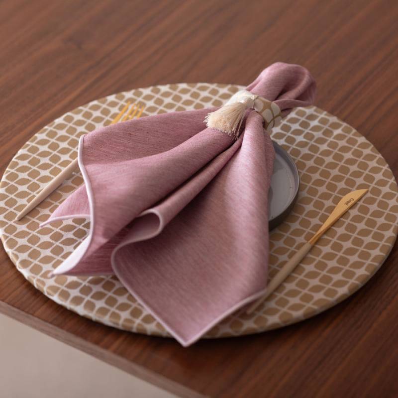 䞞圢ã©ã³ãã§ã³ããã Calm Round Luncheon matïŒã«ã«ã ãã¬ã€ã¹ããããã ã¹ããŒ