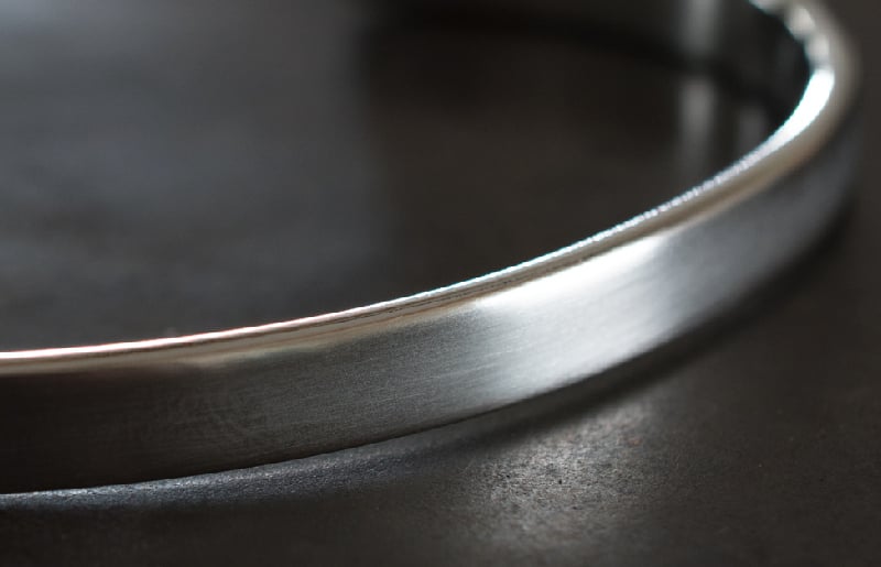 【スピード発送】バングルPRESS シルバーカラー