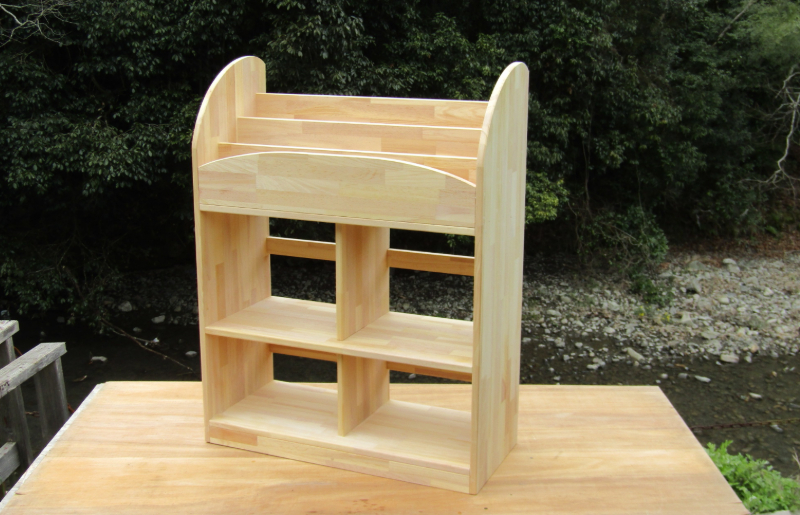 手作り木製 ランドセルが収納できる絵本棚