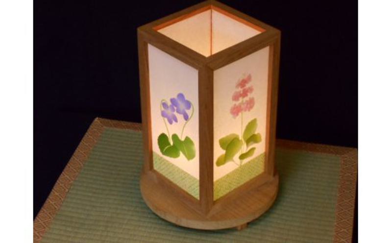 正絹着物生地で作ったおしゃれな行灯 四季の花【あんどん 工芸品 和風 置物 壁飾り インテリア】
