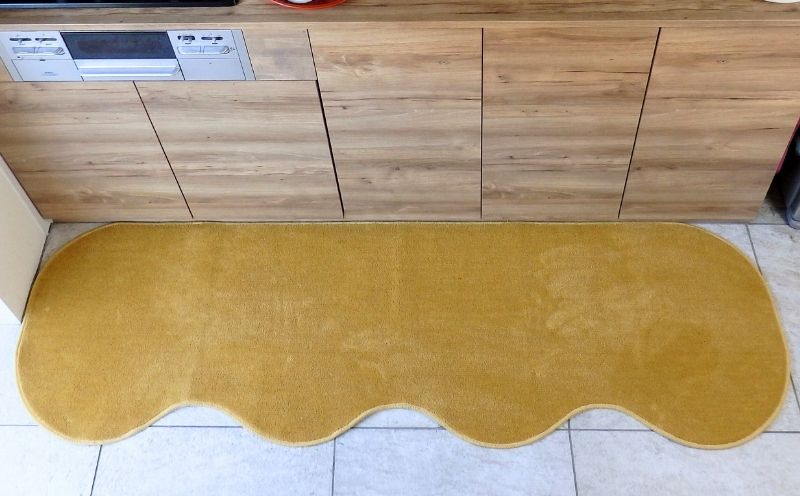 北欧風キッチンマット ラグマットタイプ 65×210cm ピーナッツ型 ゴールド 抗菌防臭 SEK 織人しきもの屋工房
