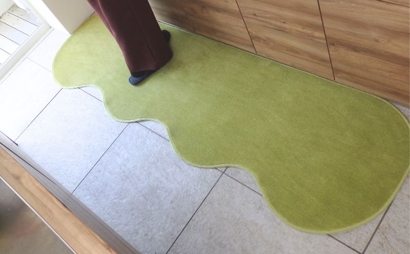 北欧風キッチンマット ラグマットタイプ 65×270cm ピーナッツ型 ピスタチオ 抗菌防臭 SEK 織人しきもの屋工房