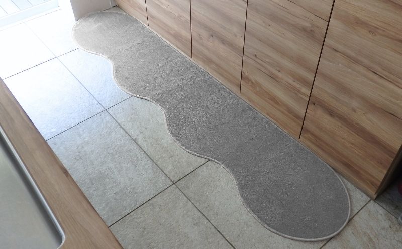 北欧風キッチンマット ラグマットタイプ 45×270cm ピーナッツ型 シルバーグレー 抗菌防臭 SEK 織人しきもの屋工房