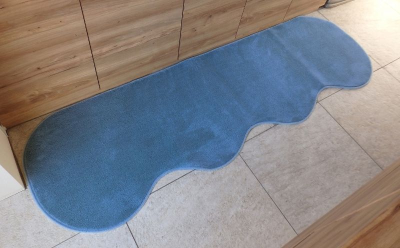 北欧風キッチンマット ラグマットタイプ 65×225cm ピーナッツ型 ブルームーン 抗菌防臭 SEK 織人しきもの屋工房