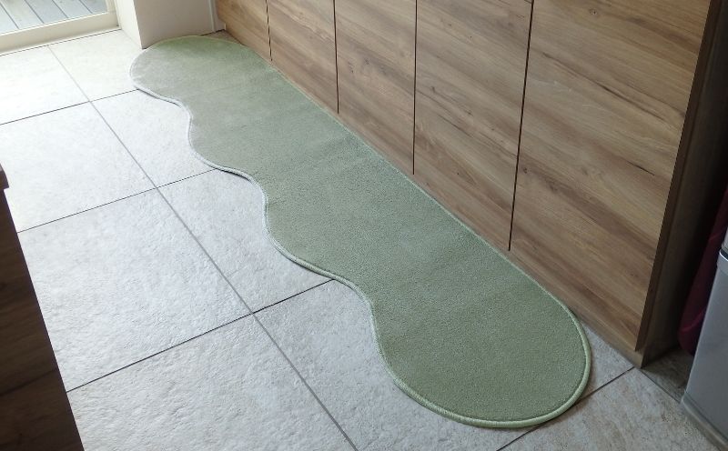 北欧風キッチンマット ラグマットタイプ 45×210cm ピーナッツ型 アッシュミント 抗菌防臭 SEK 織人しきもの屋工房