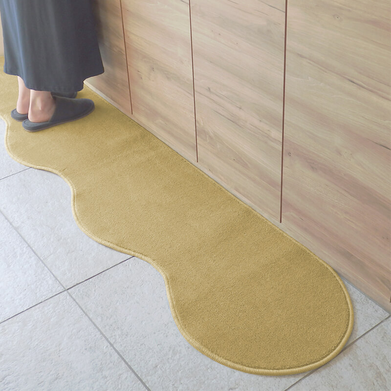 北欧風キッチンマット ラグマットタイプ 45×150cm ピーナッツ型 ゴールド 抗菌防臭 SEK 織人しきもの屋工房