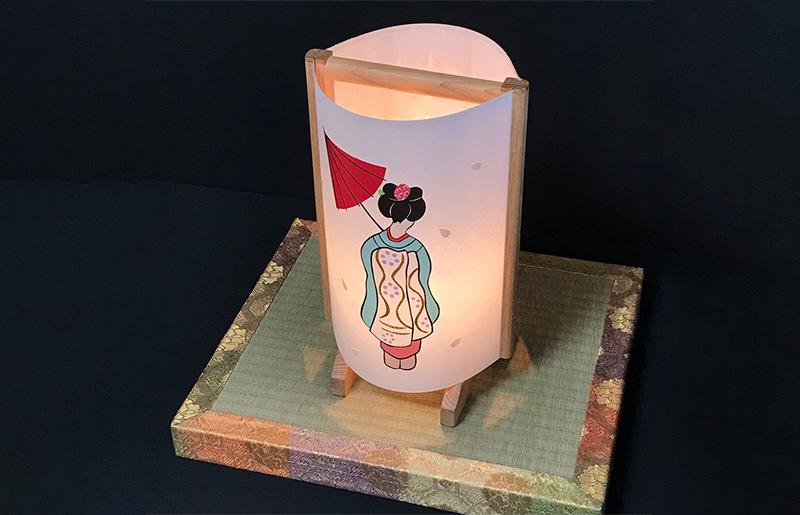 着物生地で作ったおしゃれな行灯（あんどん） 舞妓さんとつるし飾り【朱印 御朱印帳 ご朱印帳 おしゃれ 神社】