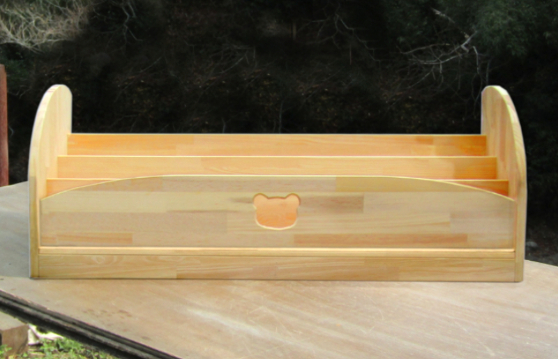 手作り木製 床にすわって取り出せる 絵本棚 幅100cm