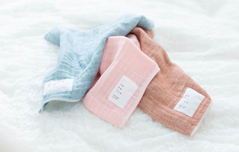 抗菌・防臭のナチュラルな特殊織ガーゼのハンドタオル 3枚 ブルー ピンク ブラウン【泉州タオル 国産 吸水 普段使い シンプル 日用品】