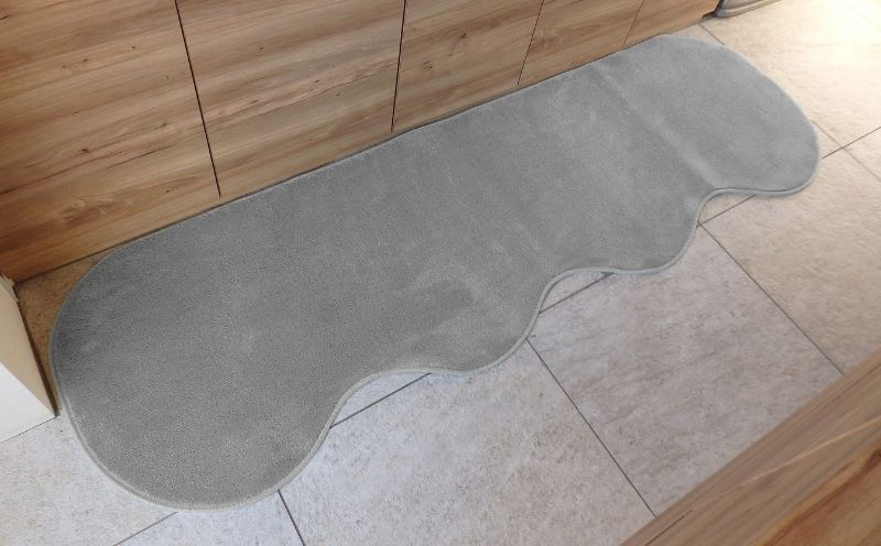 北欧風キッチンマット ラグマットタイプ 65×210cm ピーナッツ型 シルバーグレー 抗菌防臭 SEK 織人しきもの屋工房