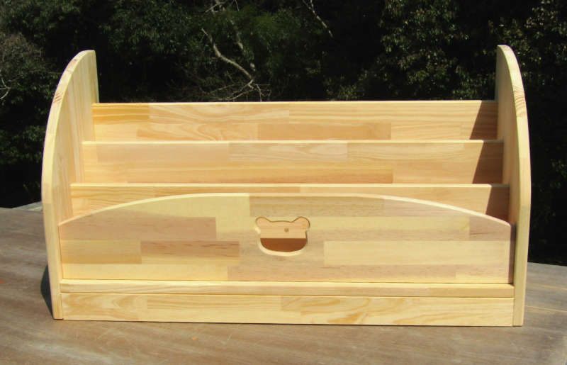 手作り木製 床にすわって取り出せる 絵本棚 幅80cm