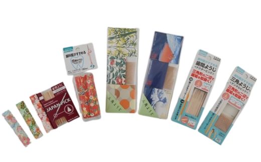 三角ようじ デンタルピック 60本×3セット｜歯間ブラシ 歯垢除去 歯ぐきマッサージ 虫歯予防 歯周病ケア 歯科医推奨 国産白樺材使用 木製歯間ようじ 携帯便利なオーラルケアグッズ 歯科専用品 高評価人気アイテム デンタルケア用品 無添加 天然素材 予防歯科実践グッズ 虫歯・歯周病予防に最適 自宅・外出先用 歯間清掃用具 送料無料 河内長野市の地域返礼品