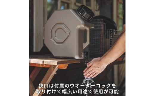 マルチ ウォータータンク コヨーテ キャップ付き 水 給水 飲料水 貯水 タンク アウトドア キャンプ 防災 防災グッズ 災害 災害対策 備蓄 震災 非常時 避難用品 台風 地震 物資 スタッキング グッドデザイン QAMAR DVERG オリジナル 大阪府 松原市