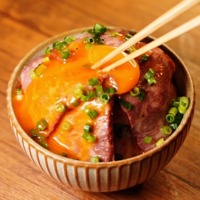 最強コンビ★松阪&神戸牛プレミアムローストビーフ食べ比べ(ソース付き)モモ肉使用【配送不可地域：離島】【1621435】