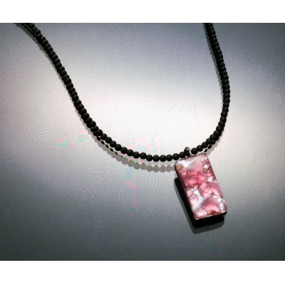 ベネチアンガラス使いのブラックオニキスネックレス〈桜〉【配送不可地域：沖縄県】【1559310】
