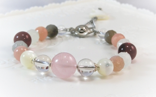 天然石ブレスレット 「ミルク色の新生」【007B-072】