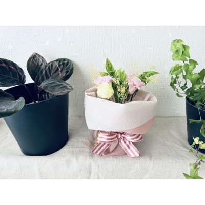 プリザーブドフラワーカーネーションのスタンディングブーケ(水替え不要)【1604932】