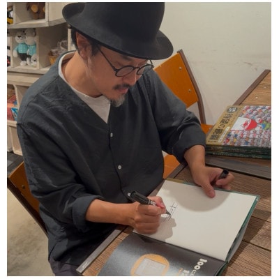 100にんのサンタクロース/100にんのサンタクロースの12かげつ　サイン入り絵本2冊セット【1701436】