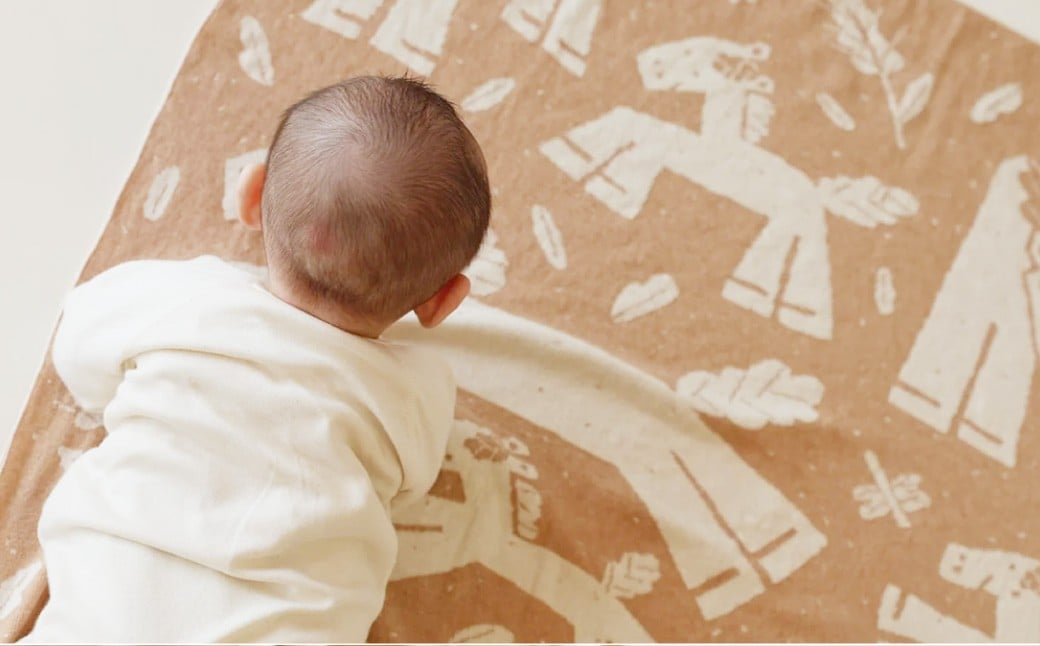 【生成 × 茶綿】 干支柄 （午年） アフガン【7営業日程度で発送】｜オーガニックコットン 布 おくるみ ひざ掛け ブランケット 赤ちゃん ベビー 生成 キナリ 草木染 出産祝い 日本製