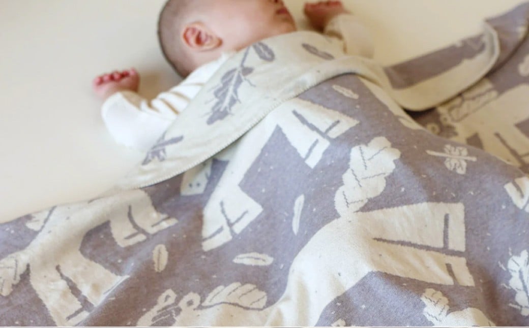 【生成 × はとばねずみ】 干支柄 （午年）アフガン 【7営業日程度で発送】｜オーガニックコットン 布 おくるみ ひざ掛け ブランケット 赤ちゃん ベビー 生成 キナリ 草木染 出産祝い 日本製