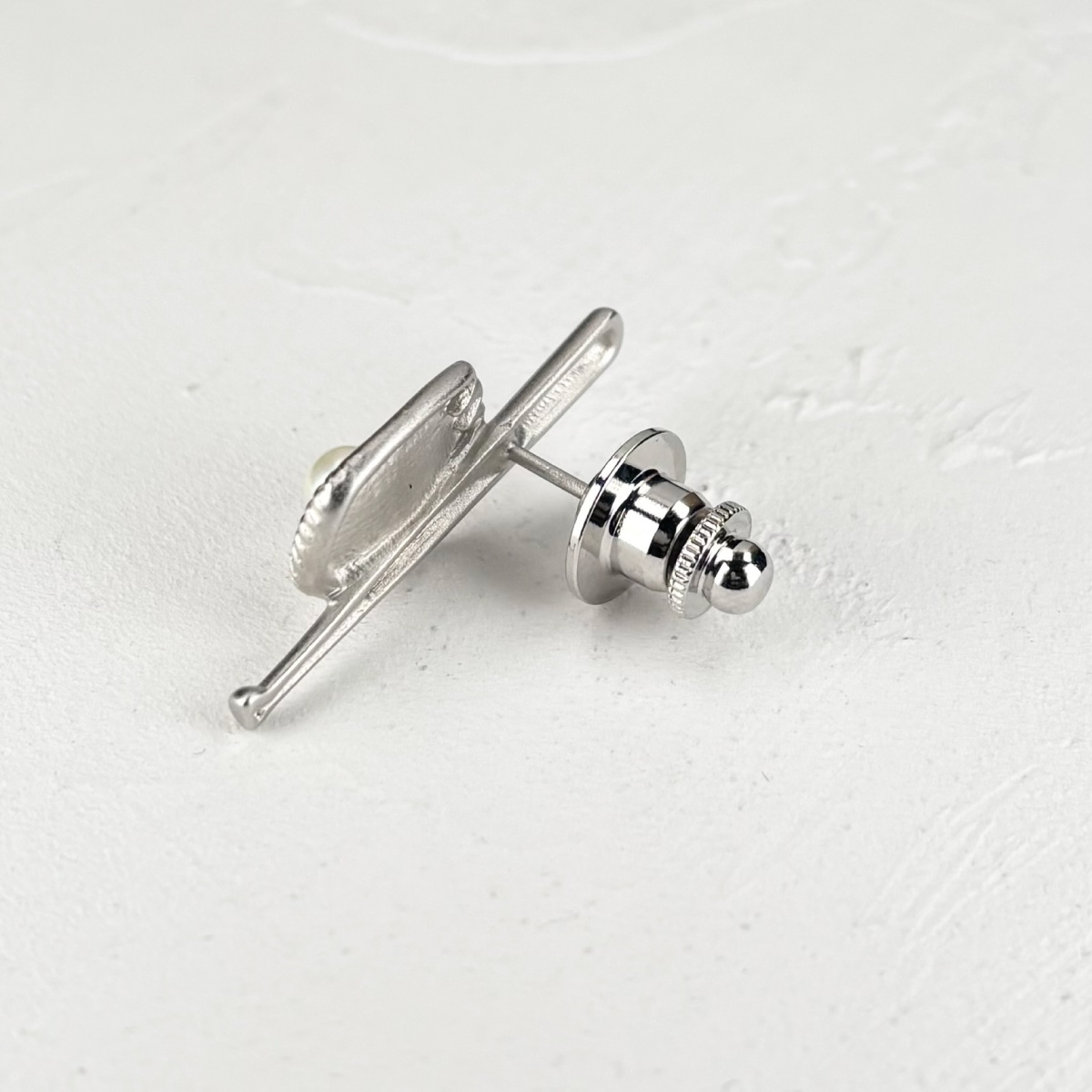 アコヤ真珠 ピンブローチ 野球モチーフ バッド グローブ ブラス / 真珠 パール ブローチ アクセサリー 希少 ユニセックス 野球 バット グローブ ピン 贈り物 アコヤ ベビーパール プレゼント ギフト