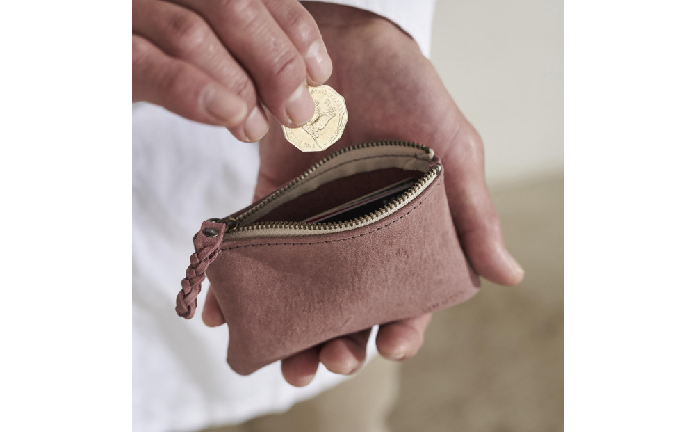 ENISICA エニシカ ジビエ鹿革 リンシカ ポーチS 紅杉 (べにすぎ)