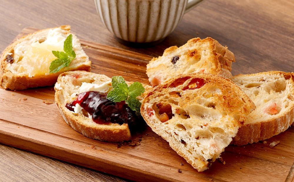 ドライフルーツをたっぷり使ったパン「フルーツレディー」