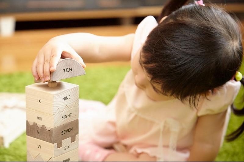 桧のおもちゃ　アイコニー　ナンバータワー IKONIH　Number Tower