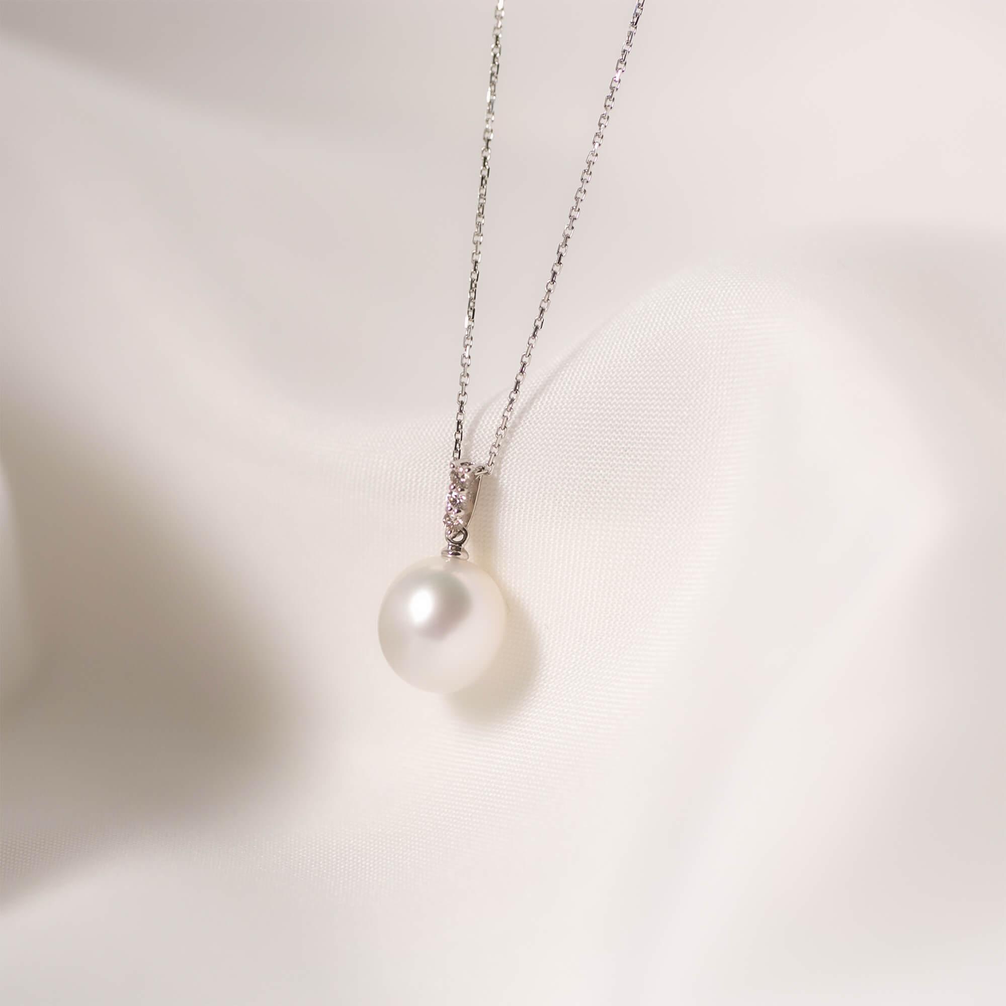 【星朧】シロチョウパール（南洋 白蝶真珠） 10mm ショートオーバル ダイヤモンド ペンダントトップ Pt900 プラチナ