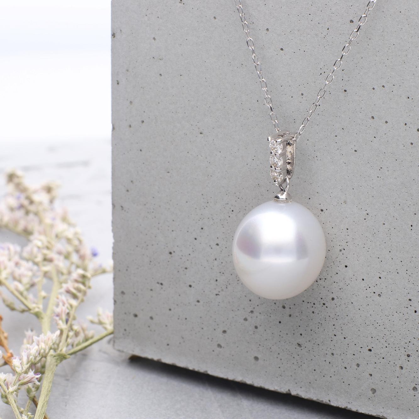 【星朧】シロチョウパール（南洋 白蝶真珠） 10mm ショートオーバル ダイヤモンド ペンダントトップ Pt900 プラチナ