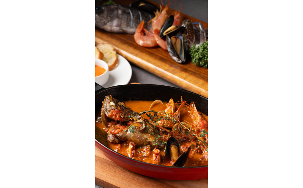 「レストランカフェテラス アミ神戸」ペアディナー券「【デザートワゴン付】名物料理を詰め込んだスペシャルコース」