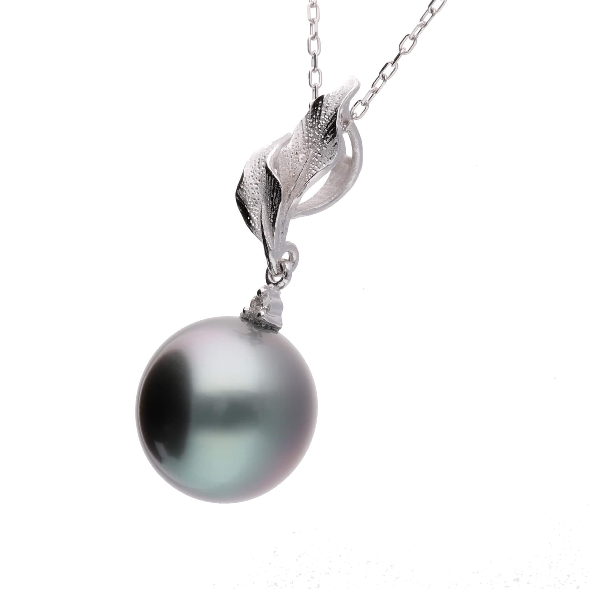 【常盤木】ブラックパール（タヒチ 黒蝶真珠） 10mm セミラウンド ダイヤモンド K18 ホワイトゴールド ペンダントトップ