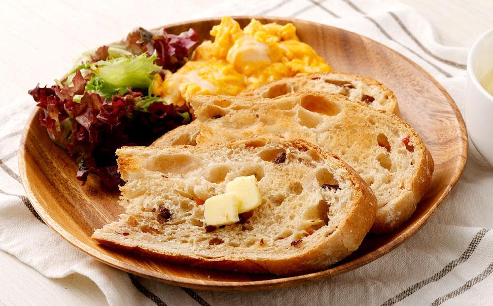 ドライフルーツをたっぷり使ったパン「フルーツレディー」