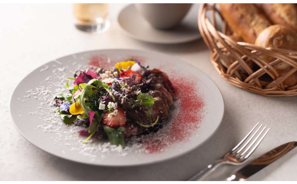 「レストランカフェテラス アミ神戸」ペアディナー券「【デザートワゴン付】厳選・特選食材の拘りラグジュアリーコース」